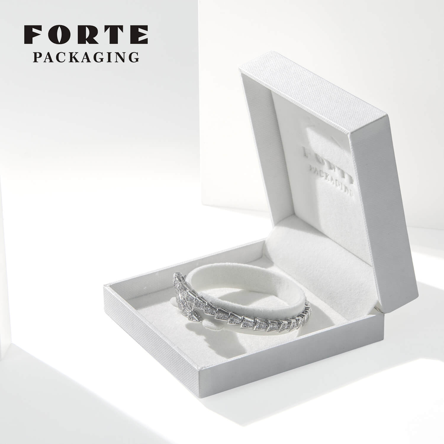 FORTE Latest Design modern white leatherette paper Custom Logo Bracelet Necklace Ring Bracelet Travel Jewelry Packaging Storage Box