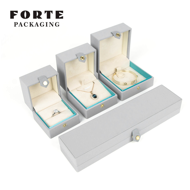 FORTE jewelry packaging - beige Leather earring box