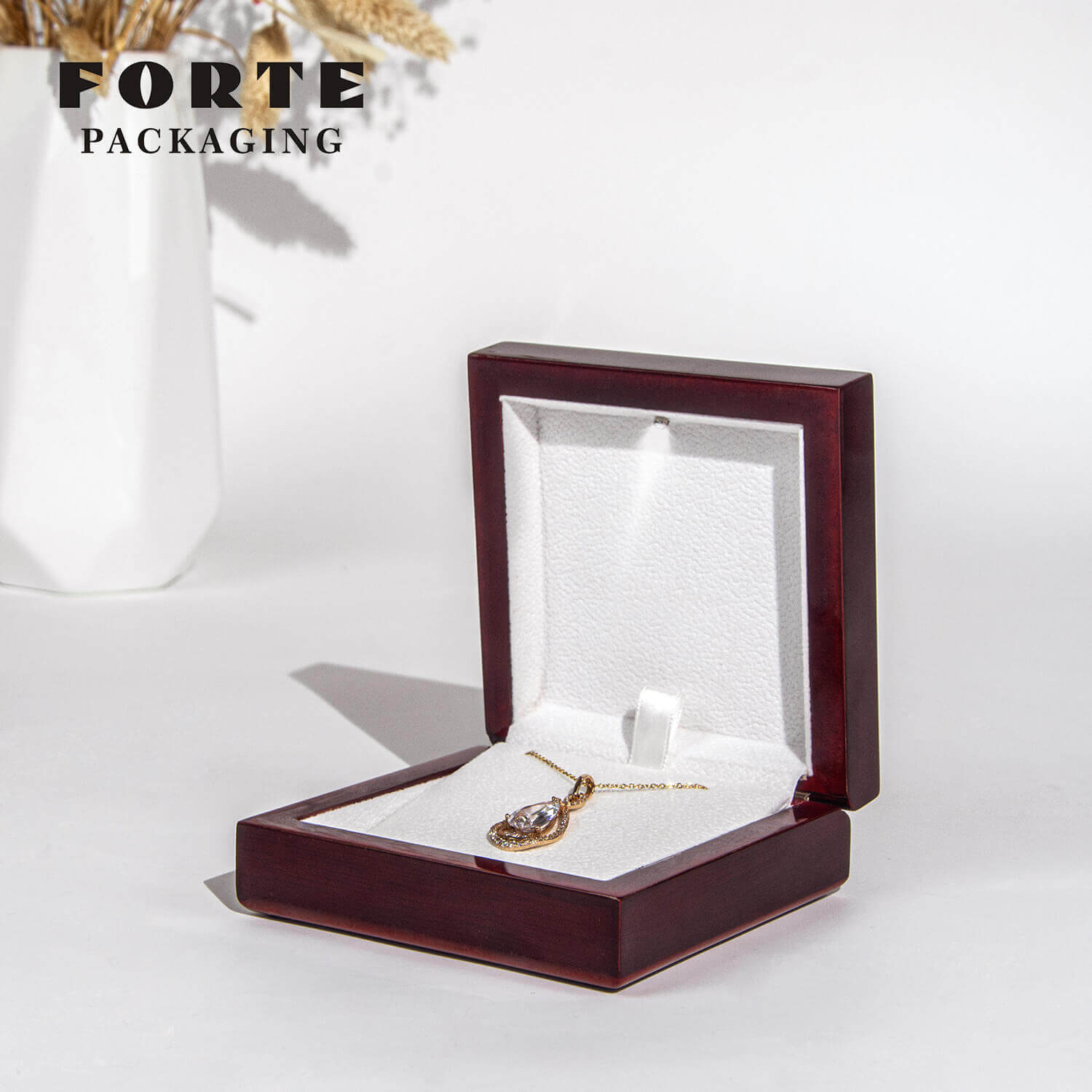 FORTE hot sell sample free inventory wooden jewelry packaging box LED pendant necklace box with light 