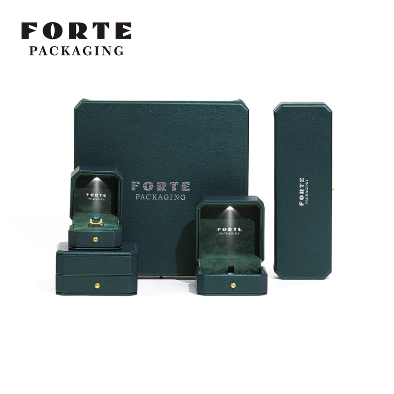 FORTE new green design LED jewelry packaging box high quality PU leather jewelry packing box with light 
